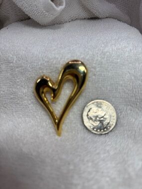 Polished Gold Heart Brooch Pin - Curved Open Heart